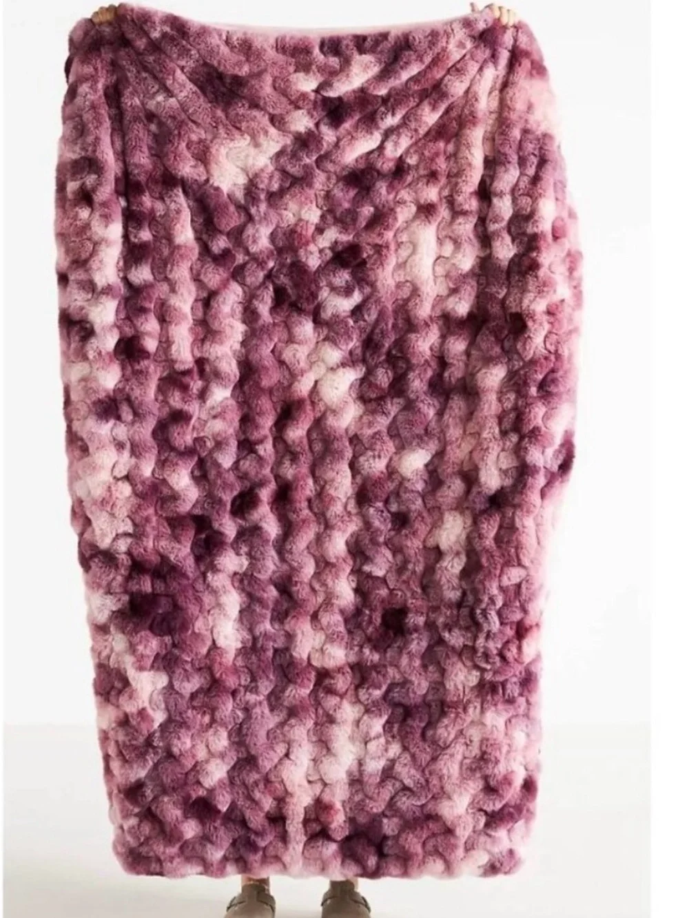 Anthropologie Luxe Faux Fur Throw Blanket in Dark Purple pink multi